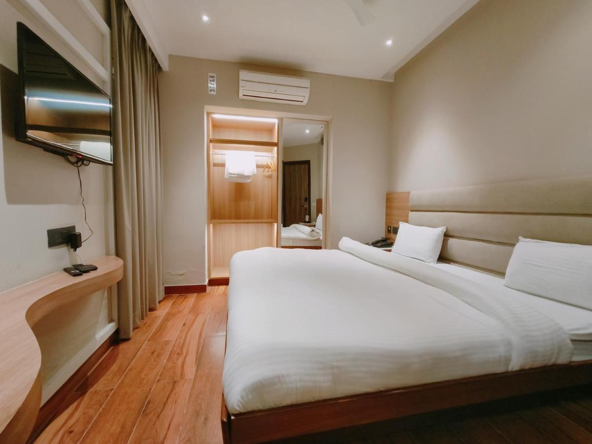 Aura Rooms Dehradun Zewnętrze zdjęcie